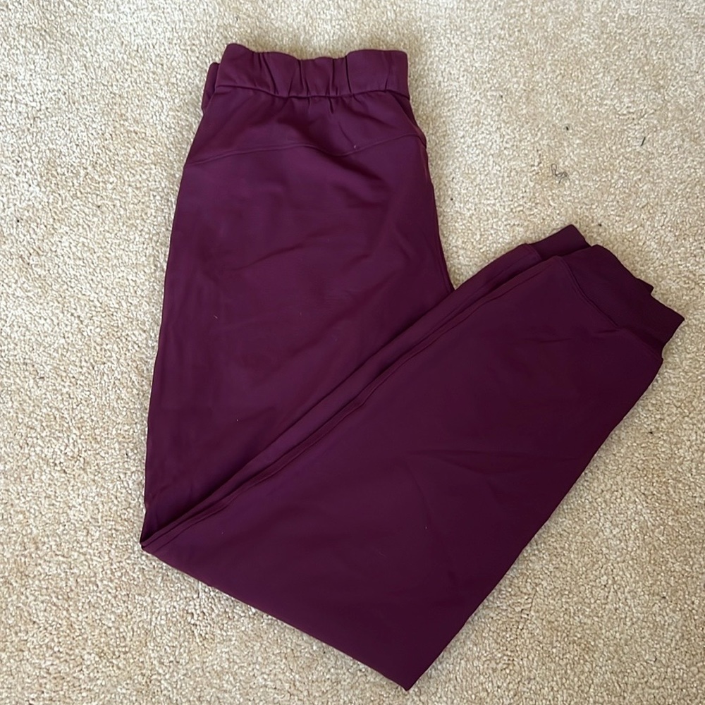 Maroon lululemon On The Fly Jogger